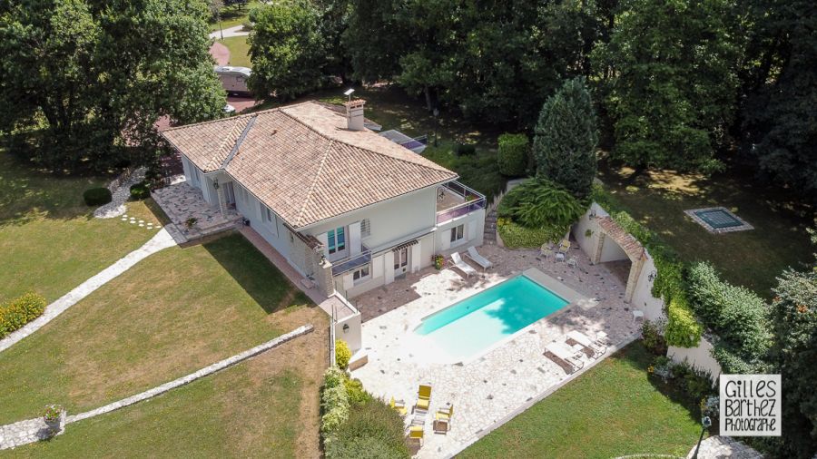 photo drone clic16 charente chateau maison de maitre a vendre angouleme à louer orpi foncière seloger leboncoin pap safti